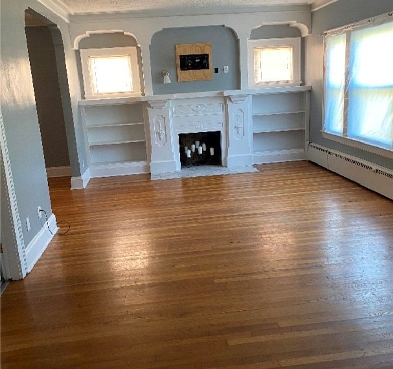2nd image of 3280 Altamont Ave