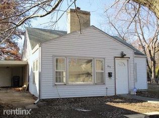 911 SW Plass Ave, Topeka, KS 66606