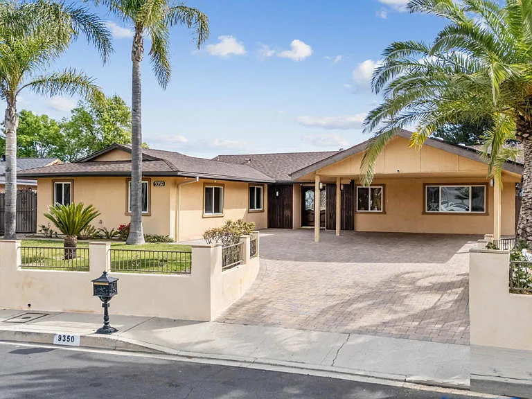 9350 Crystal View Dr — Photo 1