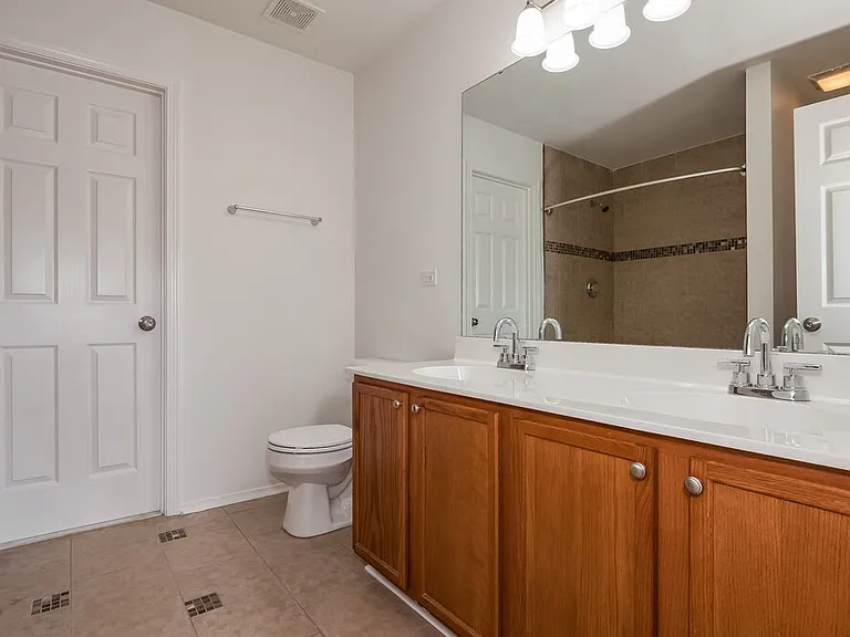 2118 Buckleigh Dr — Photo 11