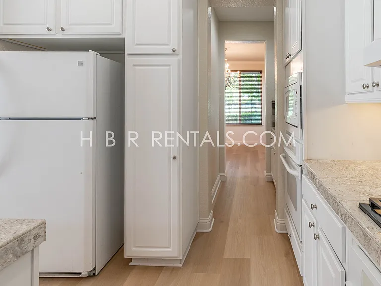 237 E Legacy Dr — Photo 11
