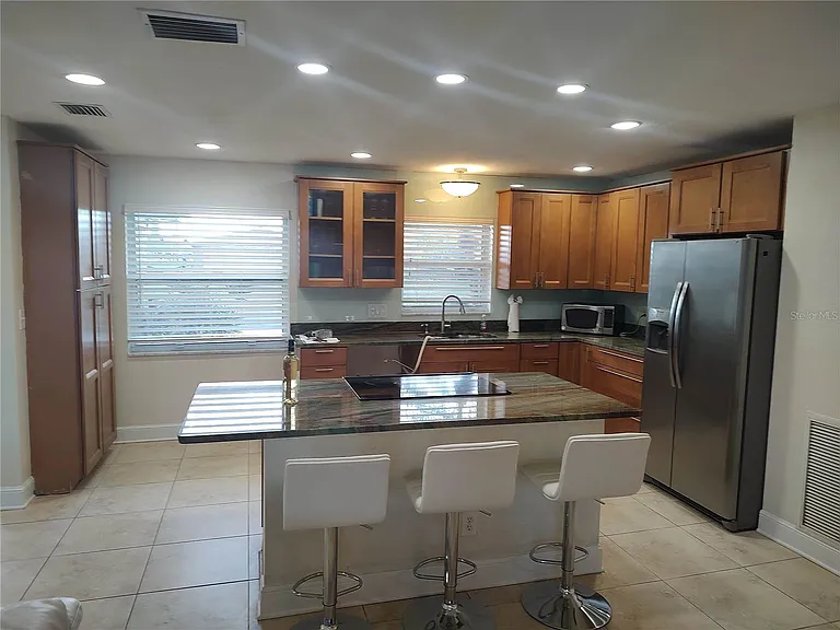 4165 13th Ln NE — Photo 7