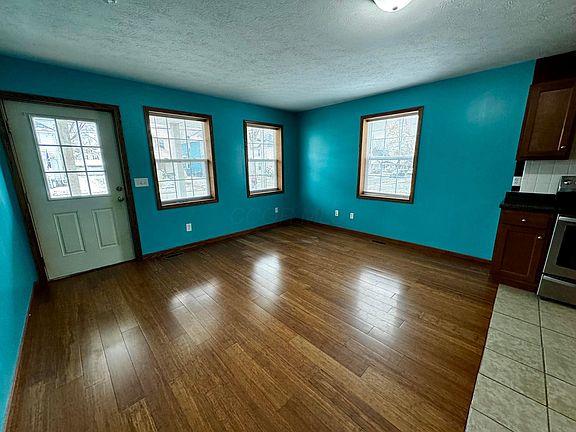 5th image of 756 Woodrow Ave