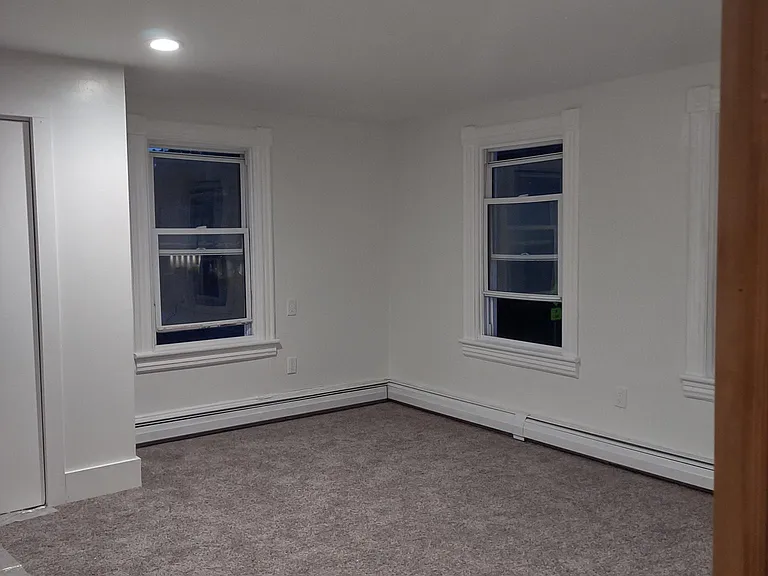 Large master bedroom 14x15
