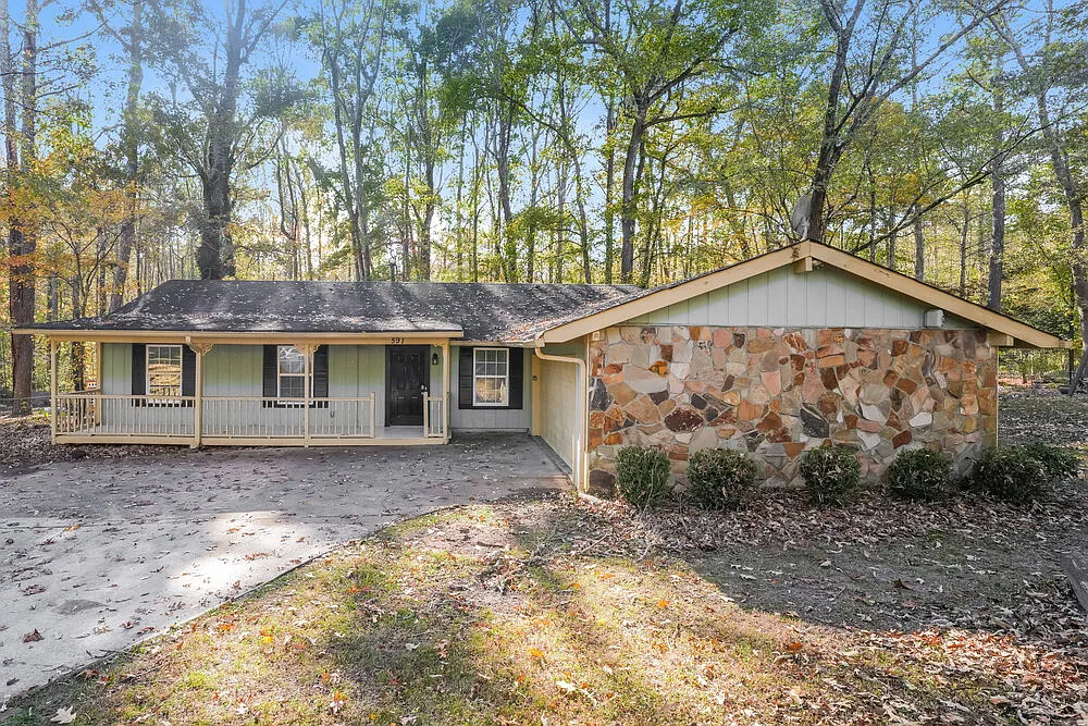 3 bed, 2.0 bath, 1400 sqft, $2,350 — Photo 1