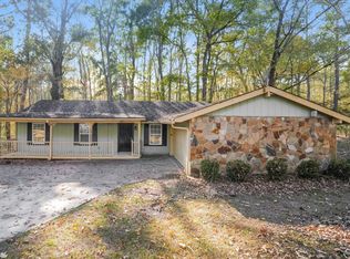 591 Stonehedge Dr, Stone Mountain, GA 30087