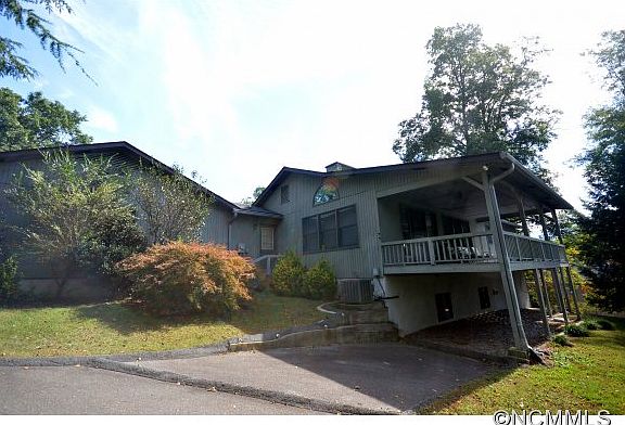 3rd image of 358 Mountain View Dr