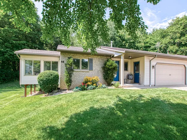 2883 Hidden View Dr SE, Caledonia, MI 49316