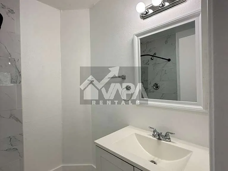 5419 Lake Grove Dr — Photo 11