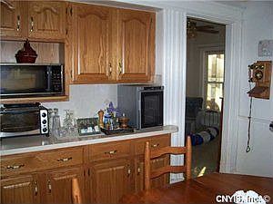 3rd image of 1048 Highland St