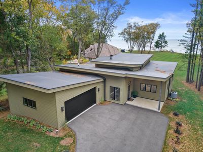 13480 North Lakewood DRIVE, Mequon, WI, 53097