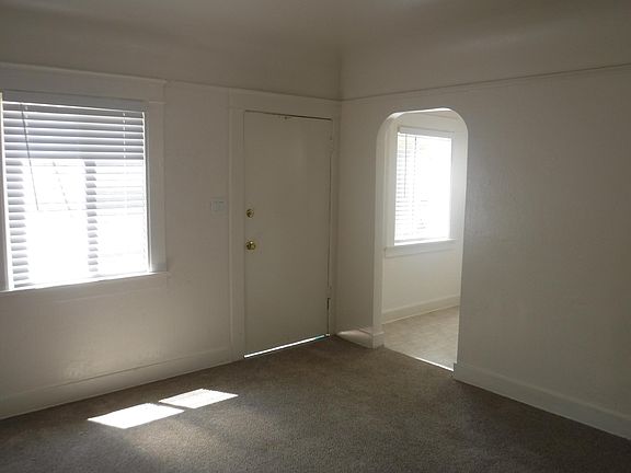 4th image of 3035 Monroe Ave #1/2