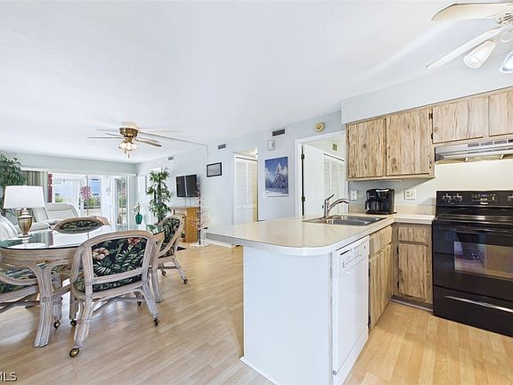 3rd image of 1100 Pondella Rd APT 904