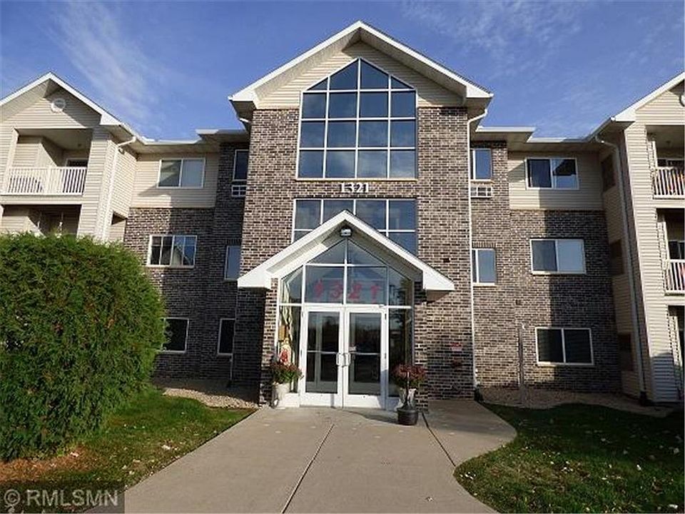 1st image of 1321 Lake Dr W