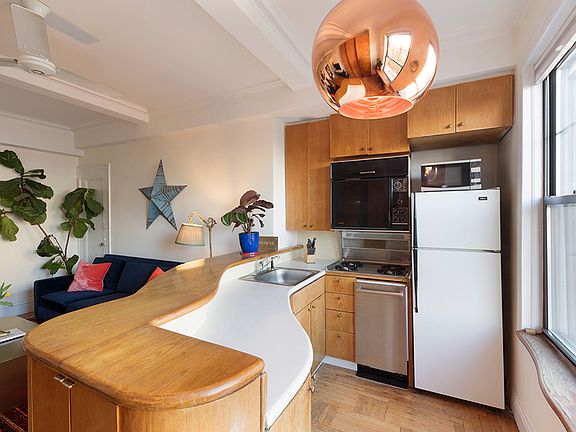 4th image of 170 2nd Ave #6C