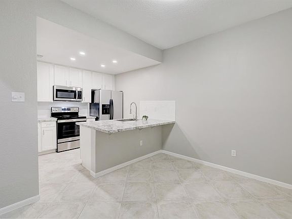 4th image of 11711 Memorial Dr APT 605