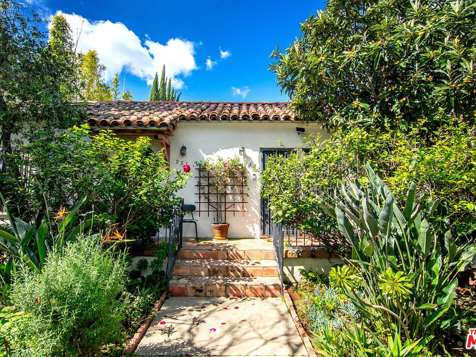 1st image of 951 N Martel Ave