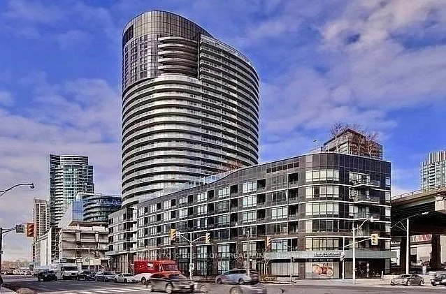 426 Lake Shore Blvd W #2 — Photo 2