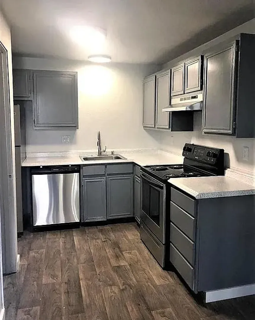 Chastain Apartments — Photo 3