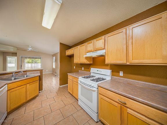 3rd image of 9165 E Corte Arroyo Oeste