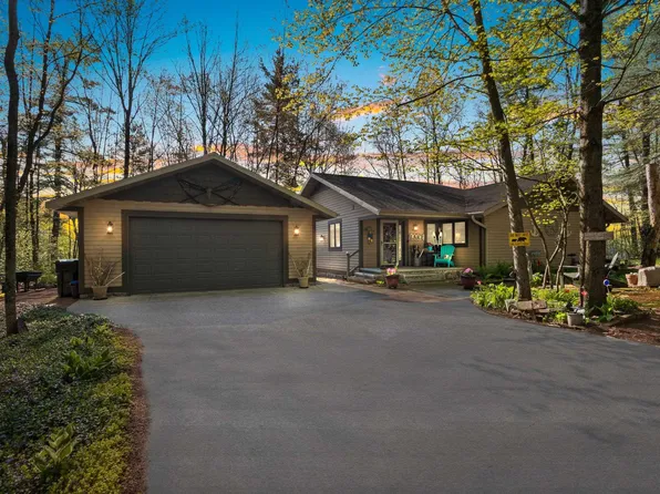 N1128 Whispering Pines Ct, Keshena, WI 54135