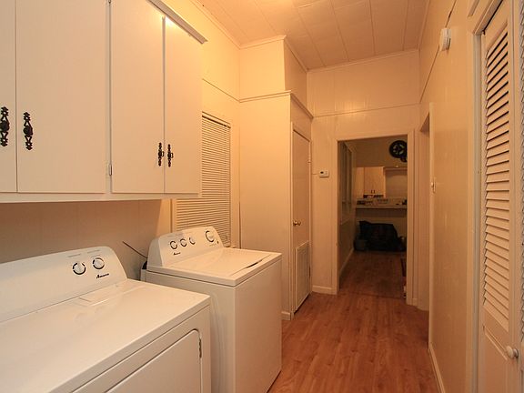 5th image of 1017 Caroline St