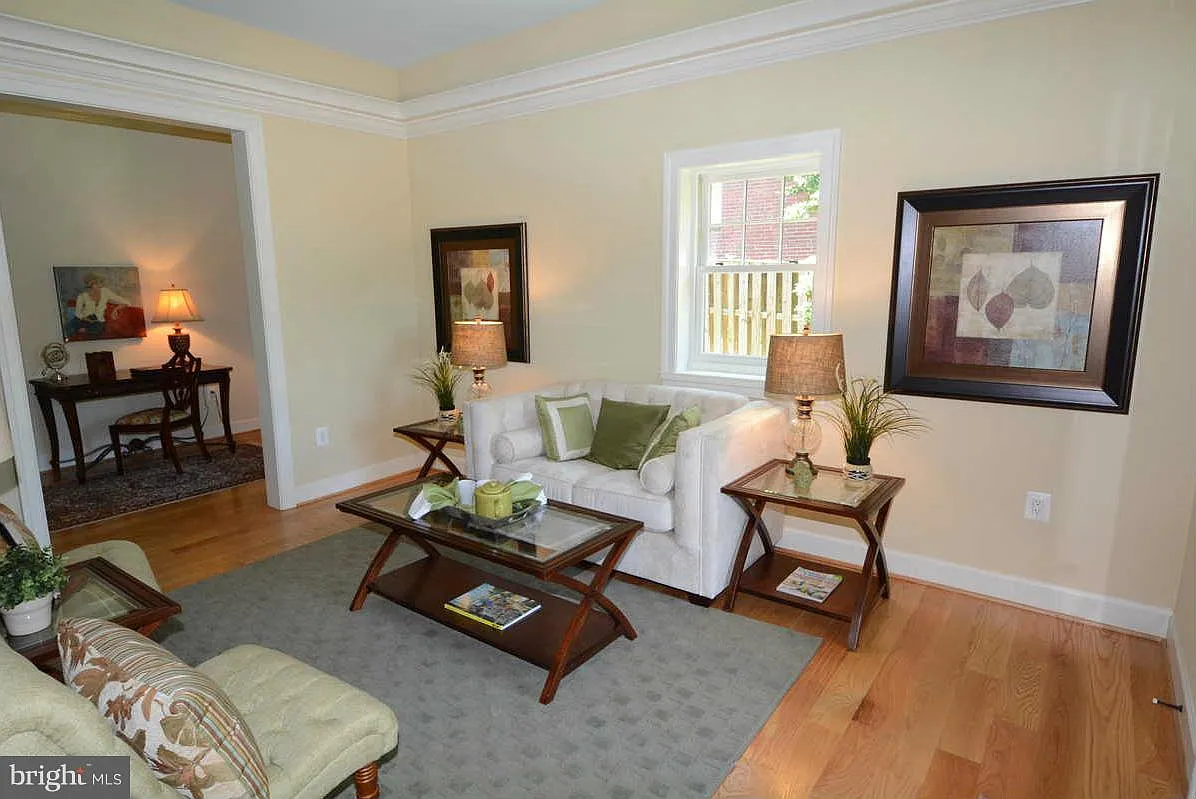 6 bed, 5.5 bath, 5700 sqft, $9,000 — Photo 4
