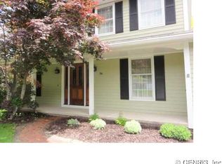 96 Burlwood Dr, Rochester, NY 14612