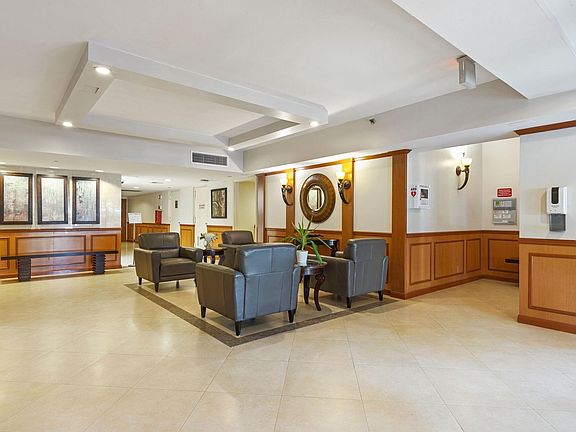 5th image of 3095 N Course Drive #712