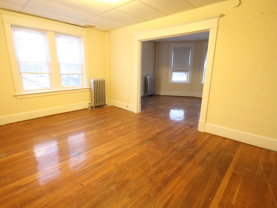 2nd image of 406-408 Belmont Ave #408-3R