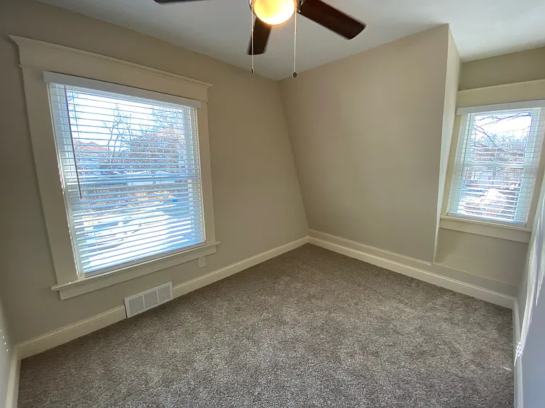 826 S 14th St — Photo 10