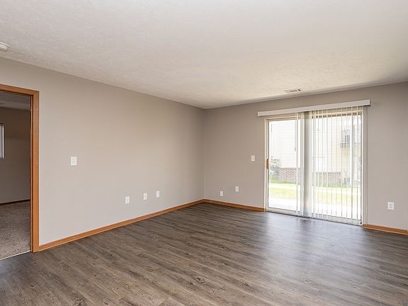 Large two-bedroom/two bath - 1,102 SF
