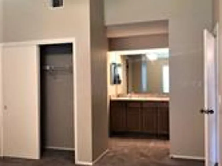 467 Newton Pl — Photo 10