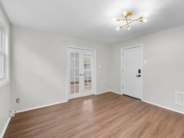 173 Mallory Avenue image 6 of 13