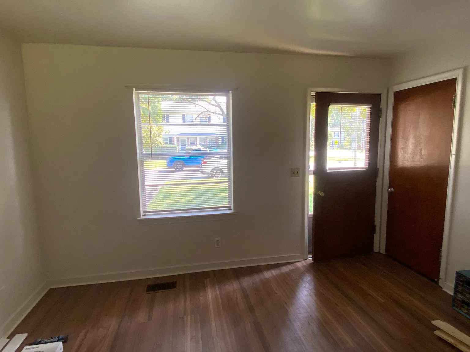 2 bed, 800 sqft, $1,200 — Photo 2