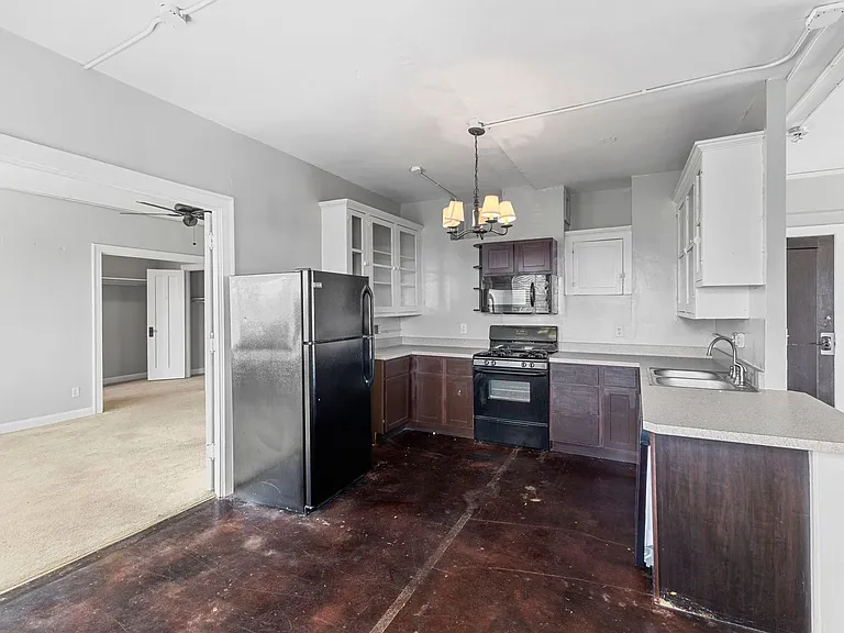 Penn Arts Apartments — Photo 36