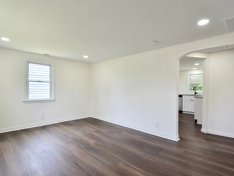 10169 Locust St — Photo 3