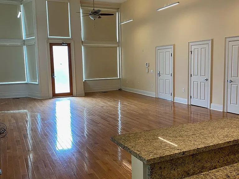401 N Brady St — Photo 3