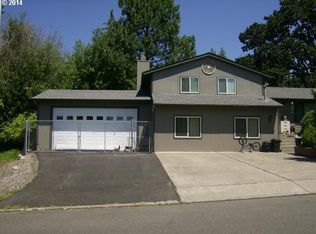 1412 Woodwillow Dr, Roseburg, OR 97471