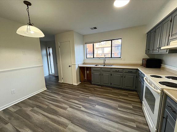 2nd image of 1063 Willow Green Dr
