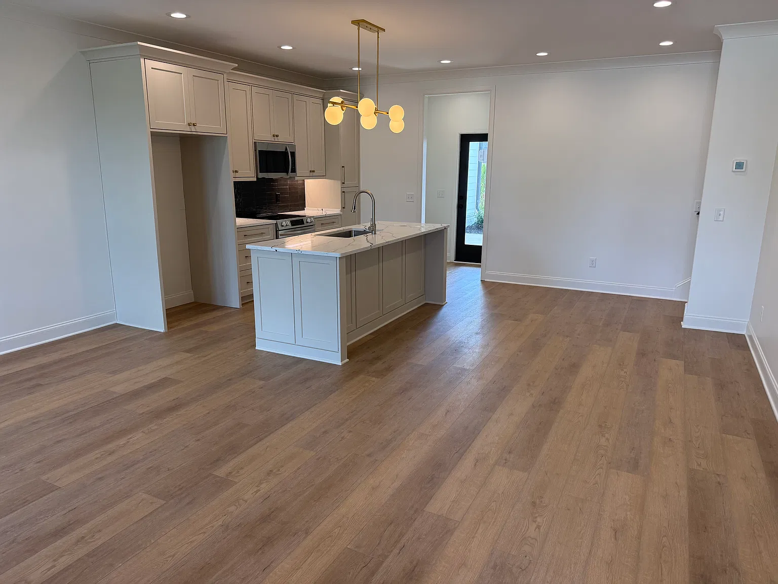 3 bed, 1622 sqft, $2,800 — Photo 3