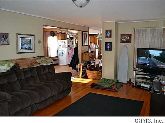 5th image of 401 Kiah St