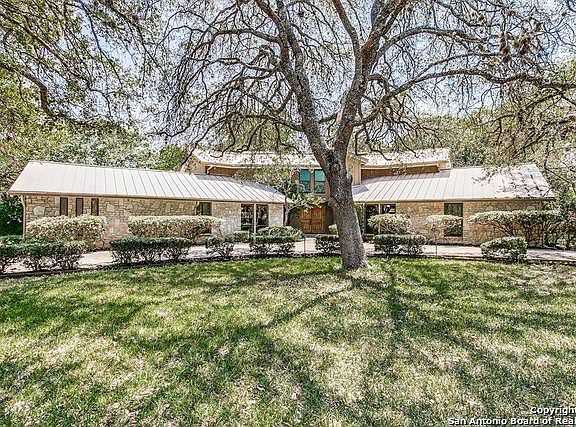 2nd image of 8915 Village Dr