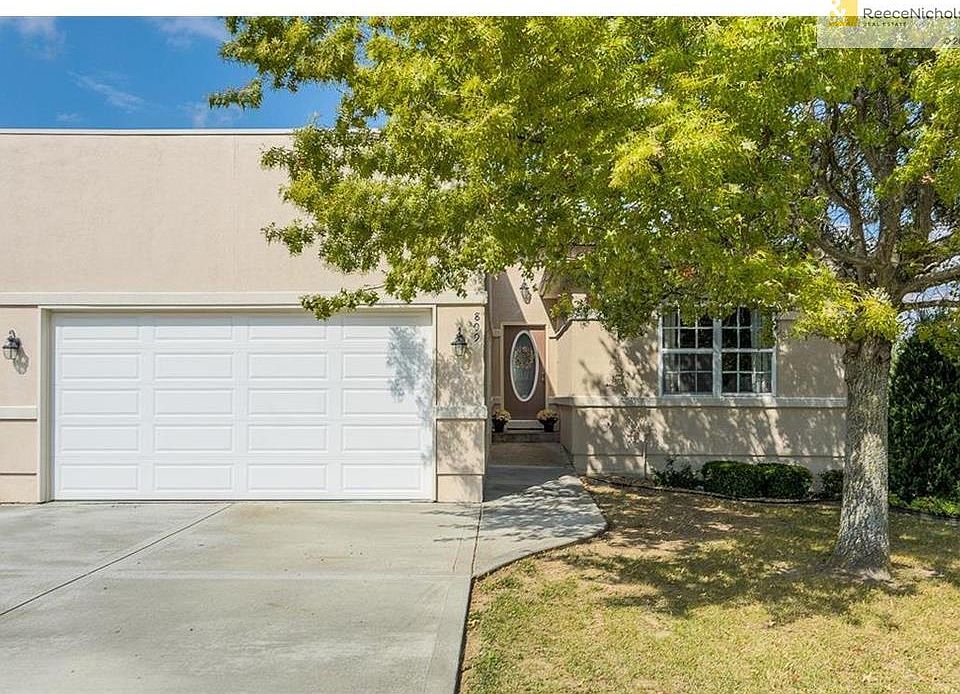 1st image of 809 NE Sonora Valley Cir