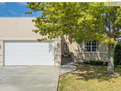 809 NE Sonora Valley Cir, Blue Springs, MO, 64014