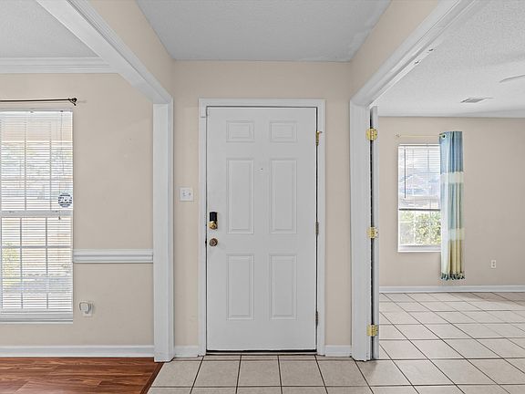 3rd image of 4421 Silverton Road