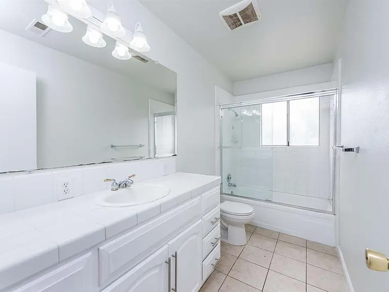 1013 W Terrace Ave — Photo 4