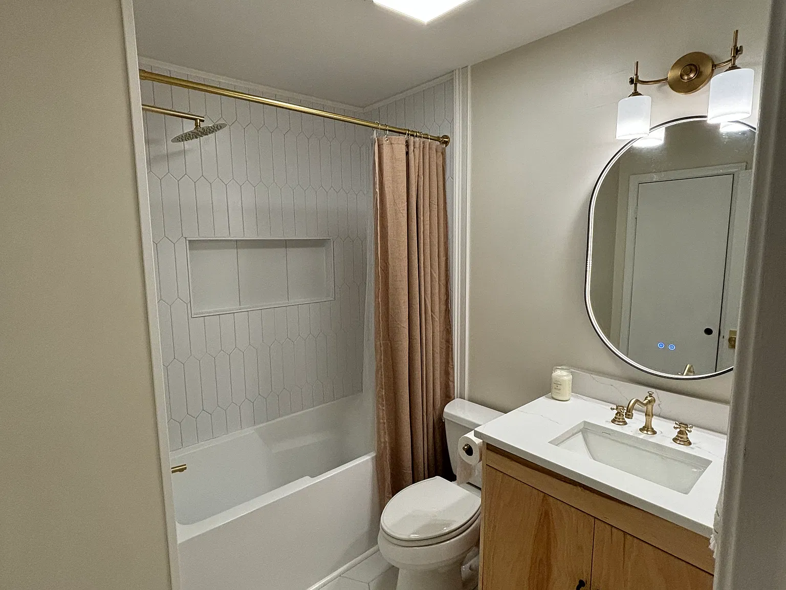 3 bed, 1800 sqft, $3,100 — Photo 2
