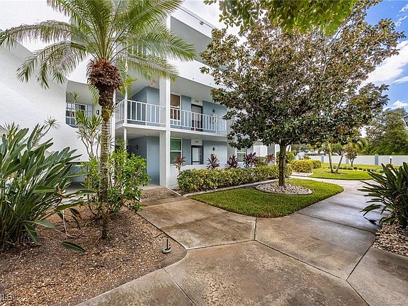 2nd image of 5959 Winkler Rd APT 218