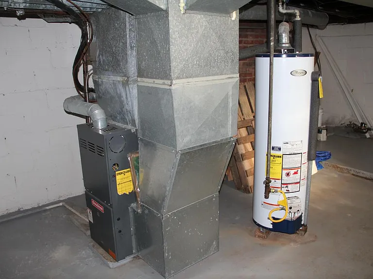 Newer water hearter furance.